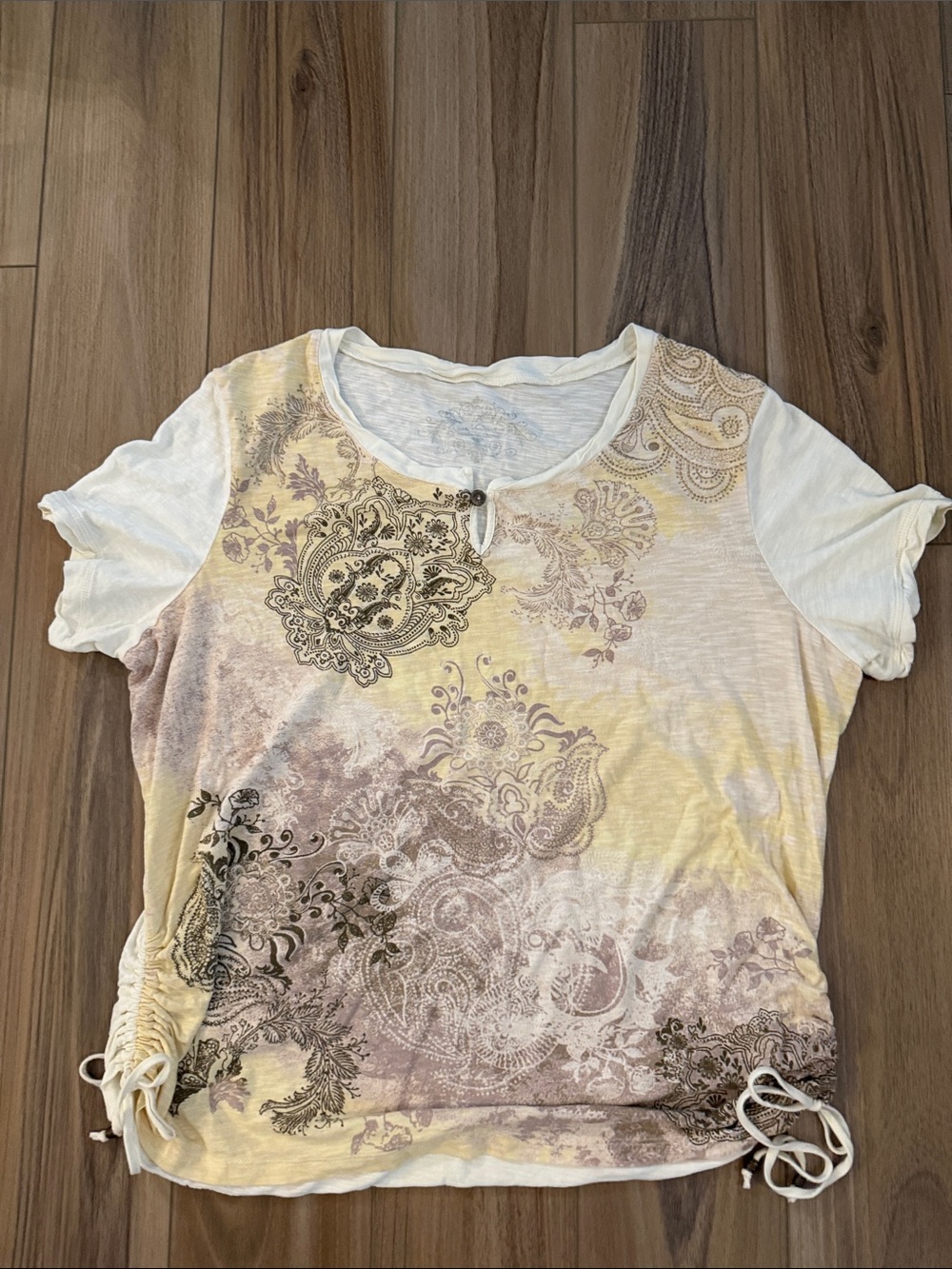 Gloria Vanderbilt Cream Tee with Yellow and Brown Floral Print
